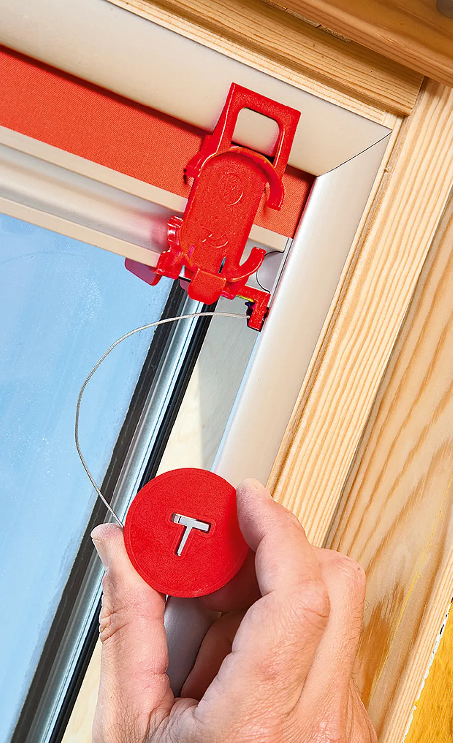 Verdunkelungsrollo fürs Dachfenster Verdunkelungsrollo fürs Dachfenster