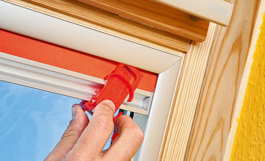 Verdunkelungsrollo fürs Dachfenster Verdunkelungsrollo fürs Dachfenster