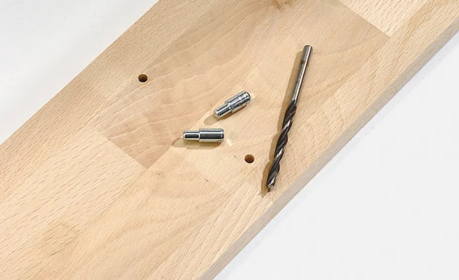 Spiegelschrank selber bauen Spiegelschrank: Sacklöcher bohren
