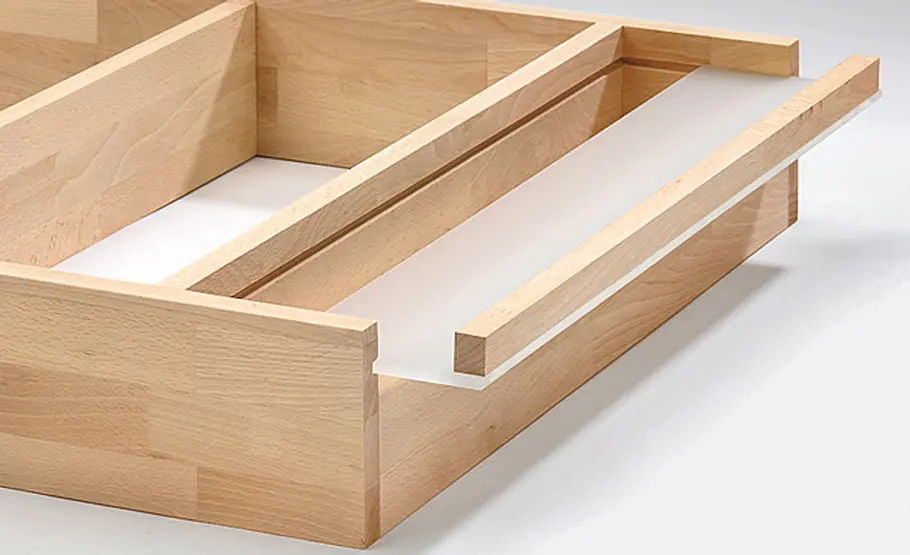 Spiegelschrank selber bauen Spiegelschrank: Acrylglasplatte einschieben