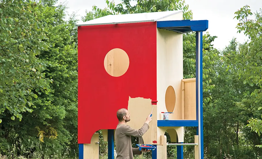 Kinderspielhaus aufbauen: Schritt 1 von 29 Kletterhaus lackieren