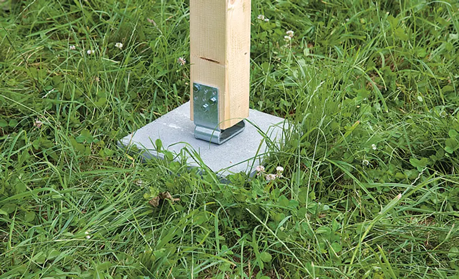 Kinderspielhaus aufbauen: Schritt 1 von 29 Fundament gießen