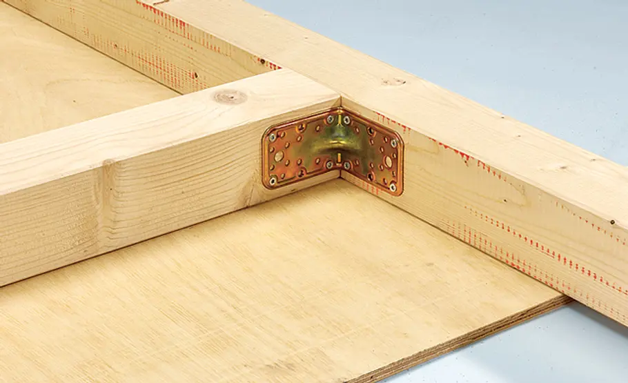 Spielhaus bauen: Schritt 7 von 11 Bodenplatte verstärken