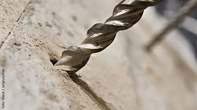 So können Sie in Stahlbeton bohren. - Foto: iStock / sergeyryzhov So können Sie in Stahlbeton bohren. - Foto: iStock / sergeyryzhov