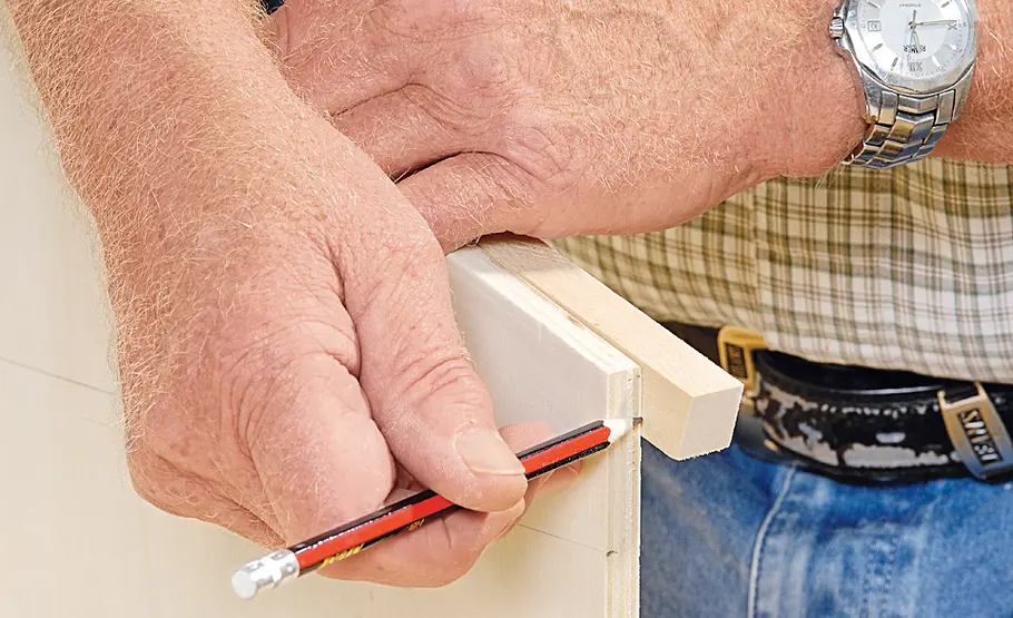 Stallkrippe bauen: Schritt 10 von 53 Dachbalken anzeichnen