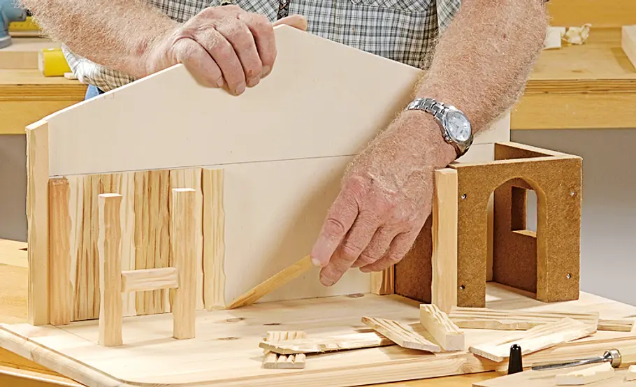 Stallkrippe bauen: Schritt 24 von 53 Wandverkleidung aus Holz