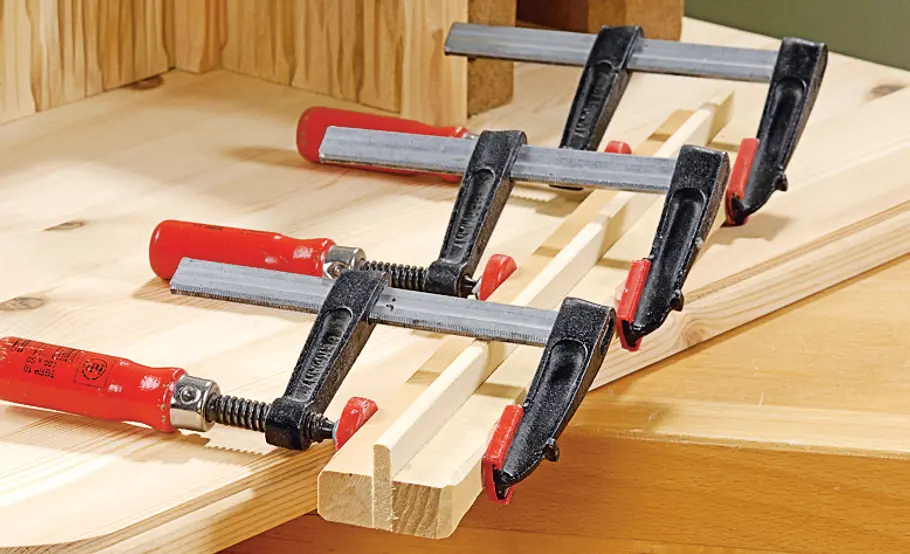 Stallkrippe bauen: Schritt 26 von 53 Längsträger bauen
