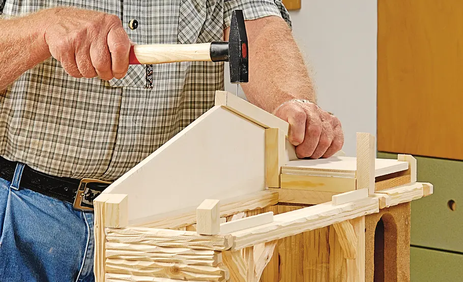Stallkrippe bauen: Schritt 33 von 53 Dachstuhl errichten