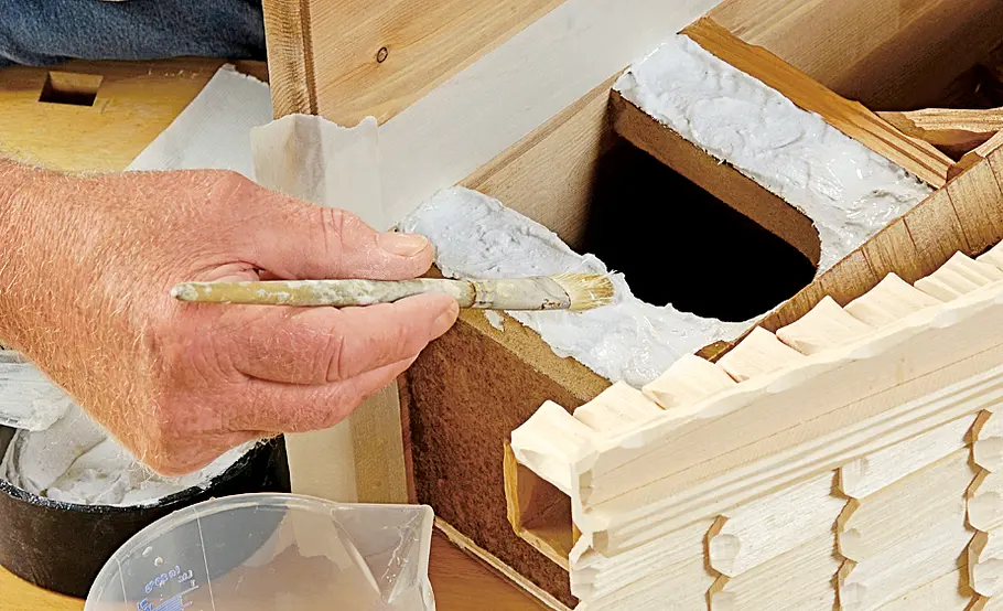 Stallkrippe bauen: Schritt 48 von 53 Strukturputz auftragen