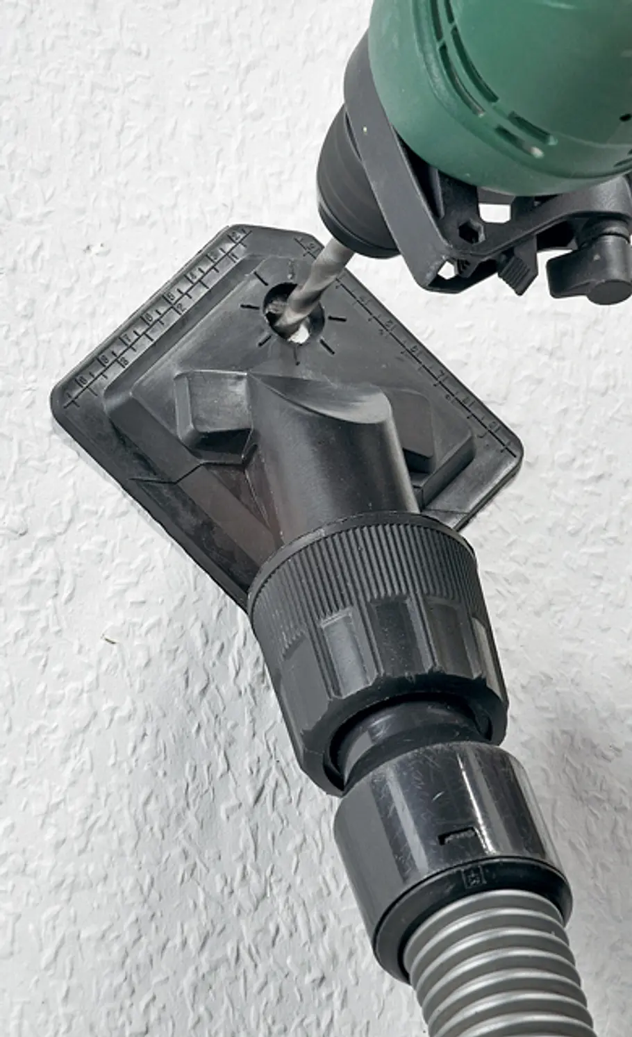 Staubfrei bohren: Bohrmaschinen-Adapter Bohrmaschinen-Adapter