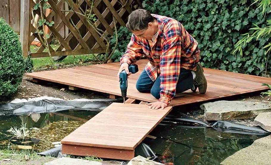 Teichbrücke bauen: Schritt 6 von 9 Teichbrücke