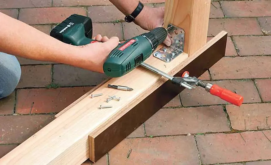 Steg bauen: Schritt 3 von 40 Werkteil einspannen