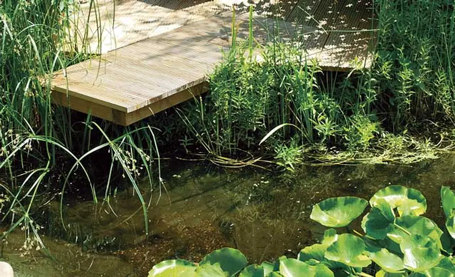 Steg bauen: Schritt 40 von 40 Teich-Steg bauen