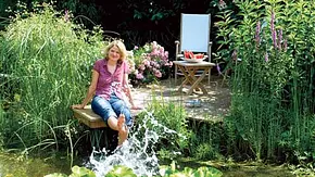 Teichterrasse: Holzsteg über Wasser bauen | selbst.de Teichterrasse: Holzsteg über Wasser bauen | selbst.de