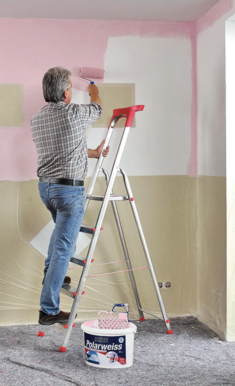 Mit Deckenleisten gestalten: Schritt 7 von 18 Wand streichen