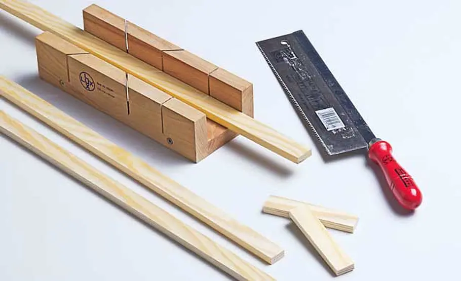 Tablett bauen: Schritt 1 von 6 Leisten sägen