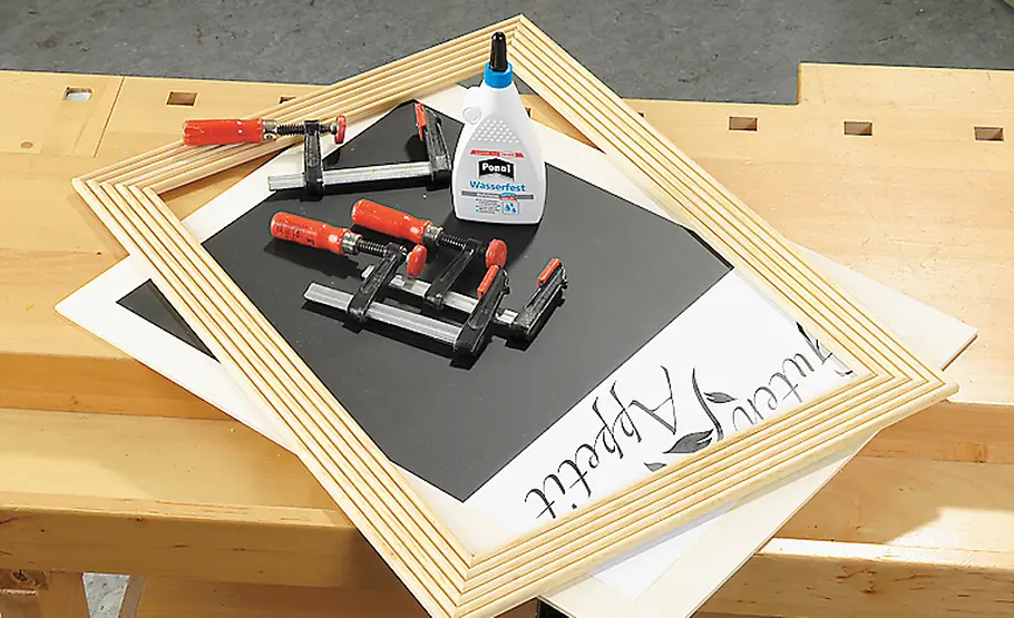 Küchen-Tafel basteln Küchen-Tafel: Rahmen verleimen