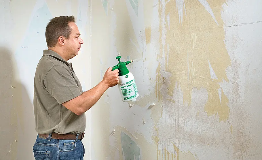 Vorarbeiten zum Tapezieren Wand tapezieren und streichen