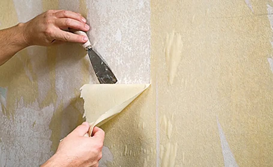 Vorarbeiten zum Tapezieren Wand tapezieren und streichen
