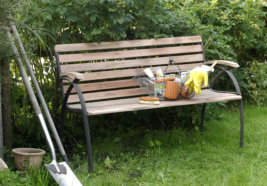 Teakholz pflegen