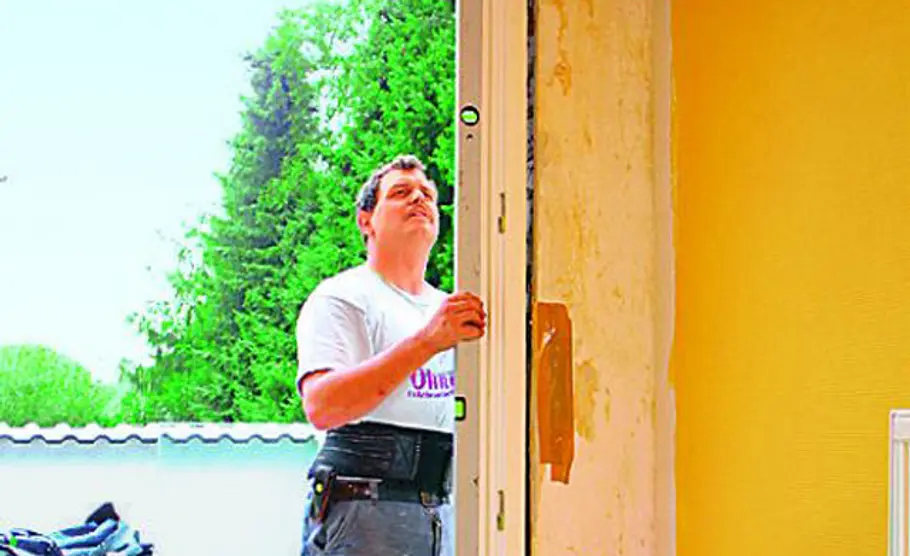 Terrassentür Terrassentür: Rahmen ausrichten