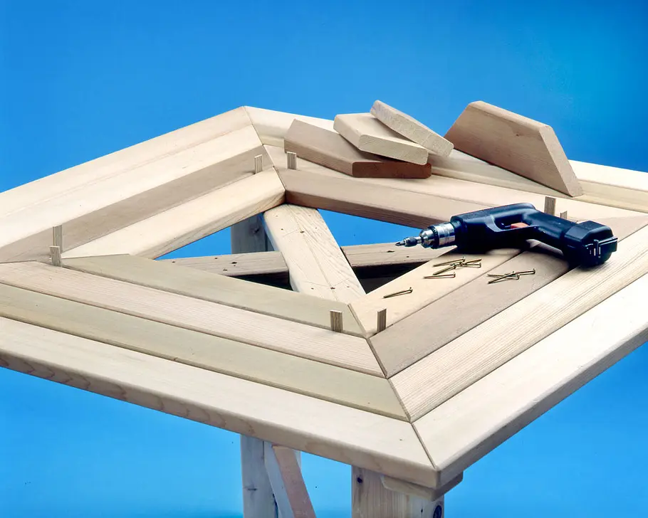 Gartentisch aus Holz bauen Holz-Gartentisch