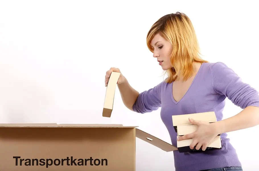Umzugskartons packen