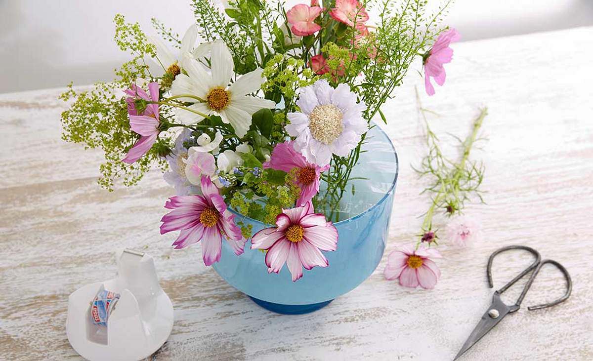 Große Vase: Blumen richtig arrangieren