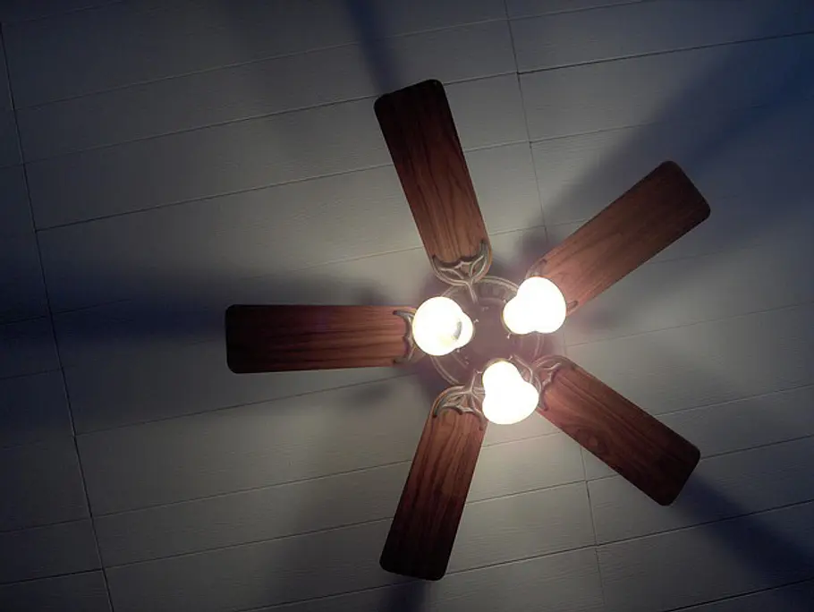 Deckenventilator anschließen