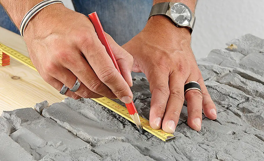 Wand in Stein-Optik Wandverkleidung aus Kunststoff-Platten