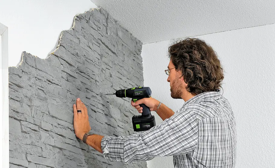 Wand in Stein-Optik Wandverkleidung aus Kunststoff-Platten