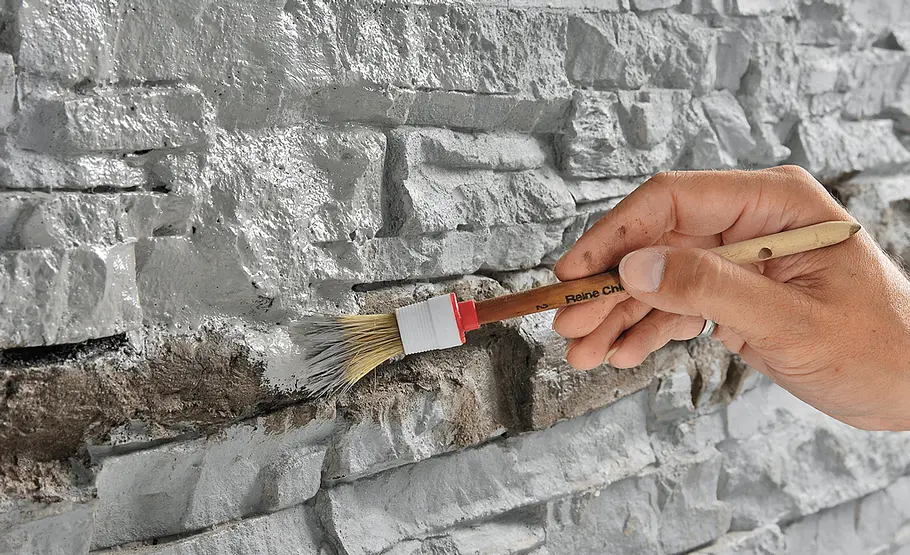 Wand in Stein-Optik Wandverkleidung aus Kunststoff-Platten