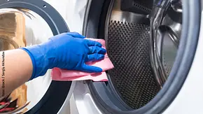 Waschmaschine reinigen - Foto: iStock / Sergiy Akhundov Waschmaschine reinigen - Foto: iStock / Sergiy Akhundov