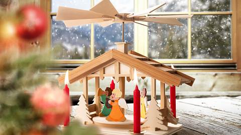 Kleine Weihnachtspyramide selber bauen - Foto: stock.adobe.com / magdal3na