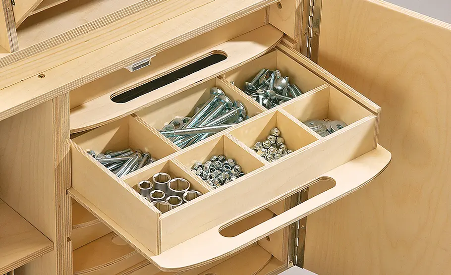 Werkzeugkoffer: Details Schraubenlager basteln