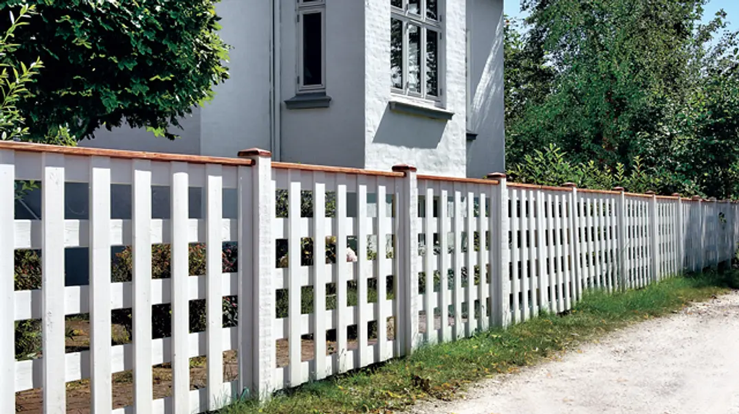 Gartenzaun mit Flügeltor Gartenzaun mit Flügeltor